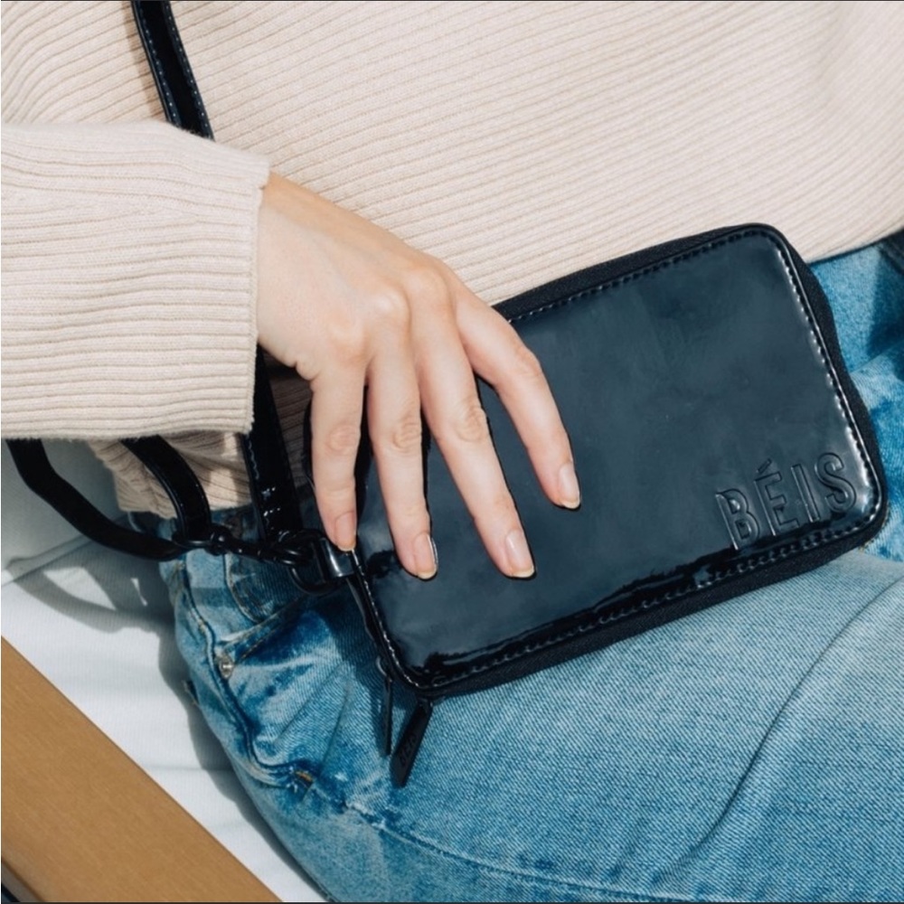 NWT Beis Travel Wallet in Patent Black